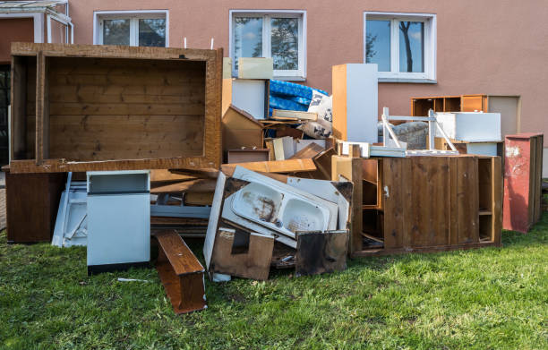 Best Yard Waste Removal  in Holly Springs, MS
